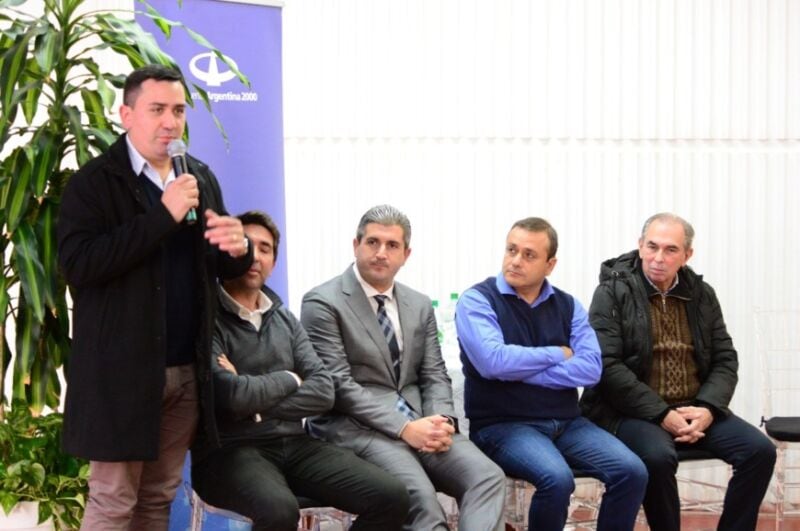 Herrera Ahuad supervisó el inicio de las obras en el aeropuerto de Posadas 2 4 - 2 AEROPUERTO DE POSADAS - 3