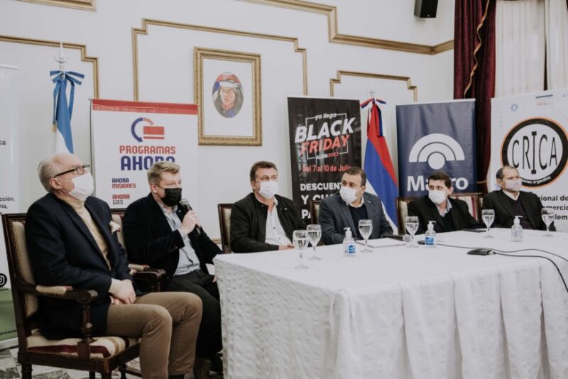 Herrera Ahuad encabezó el lanzamiento del primer Black Friday de Alem 1 2 - Copia de 2022 06 09 Posadas Black Friday Alem 14 - 1