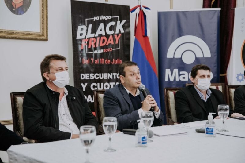 Herrera Ahuad encabezó el lanzamiento del primer Black Friday de Alem 2 4 - Copia de 2022 06 09 Posadas Black Friday Alem 23 - 3