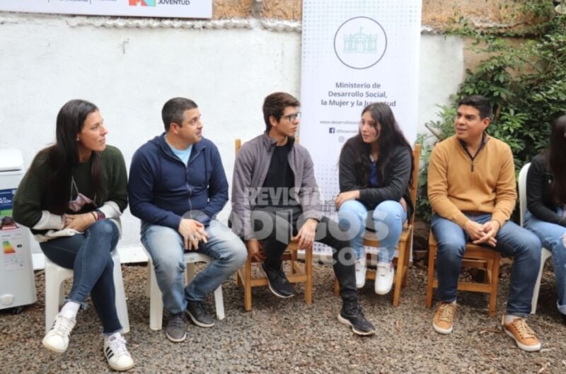 Entregaron mobiliario a cinco residencias estudiantiles