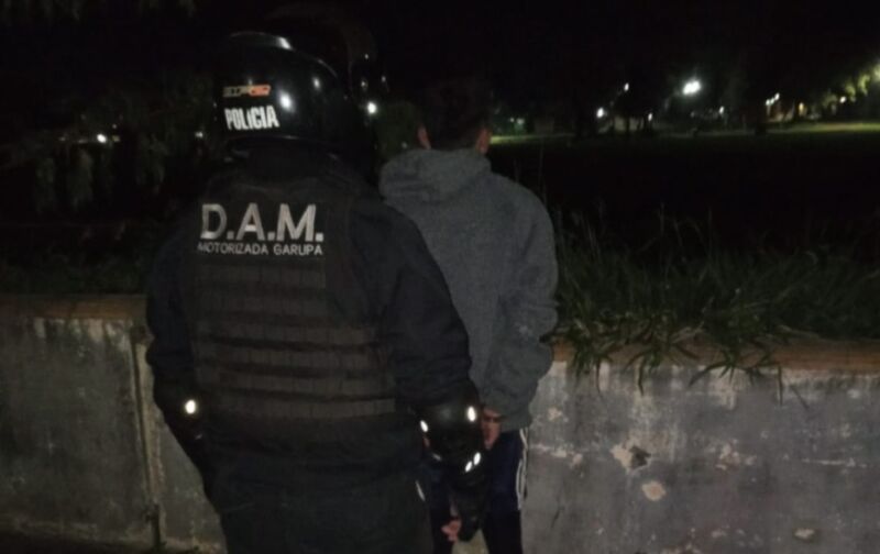 Capturaron a un joven involucrado en varios robos en Garupá