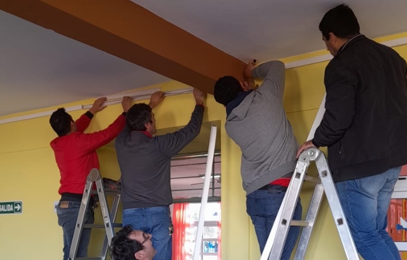 Realizan relevamiento y mantenimiento del piso tecnológico de las escuelas misioneras