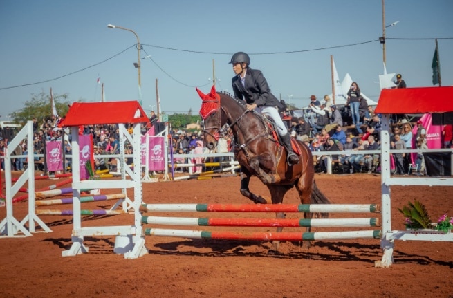 Miles de personas acompañaron a la primera jornada del torneo Hípico en Posadas