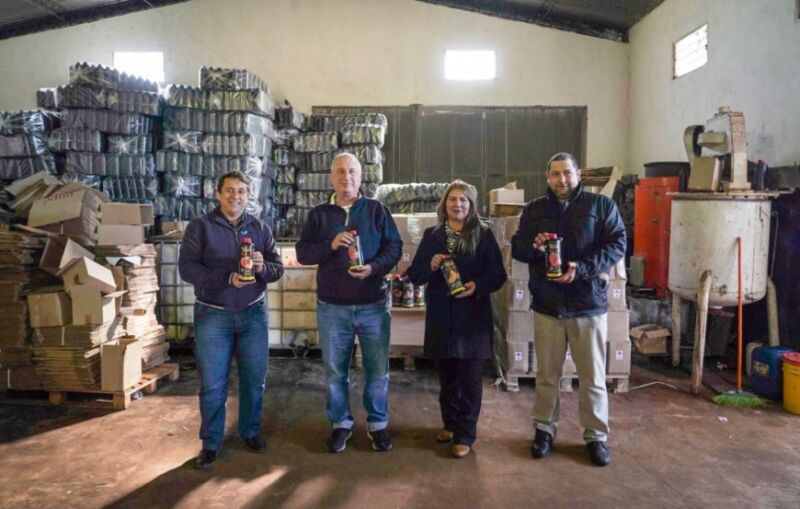 Passalacqua y Cesino visitaron fábrica de pulpa de frutas de Colonia Polana