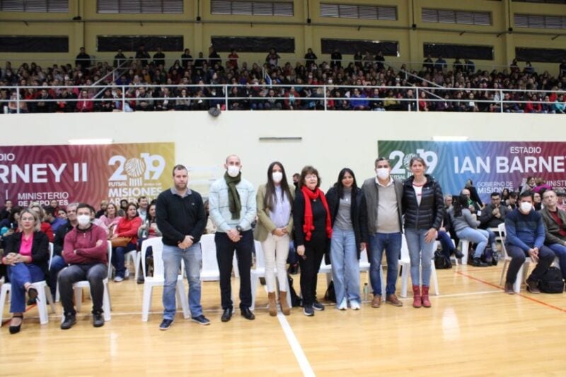 Unos 2 mil docentes participaron de “Educación y Afectividad” en Oberá 2 4 - Jornada en Obera 2 - 3
