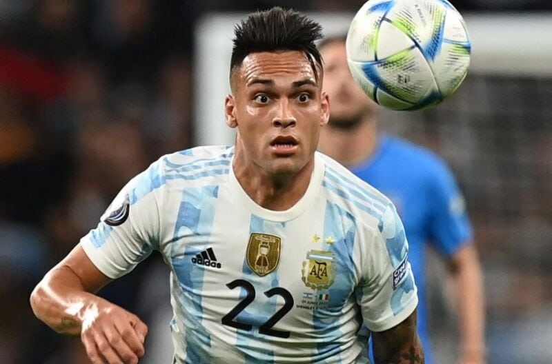 Reporte apunta que Lautaro Martínez es uno de los futbolistas más caros del mundo
