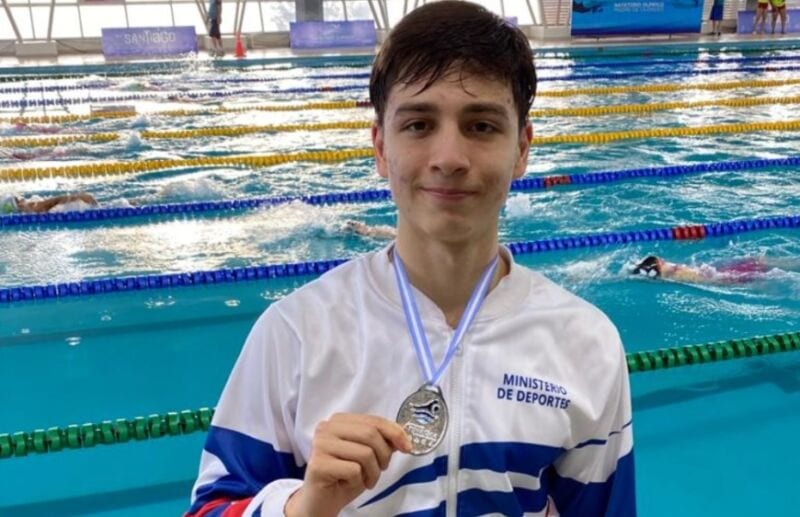 El misionero Méndez Brandt es medallista de plata en el Nacional de natación de Santiago del Estero