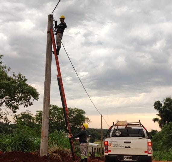 Concretan trabajos de fortalecimiento en líneas de Andresito, Irigoyen y Wanda 4 8 - Wanda postacion 2 - 7