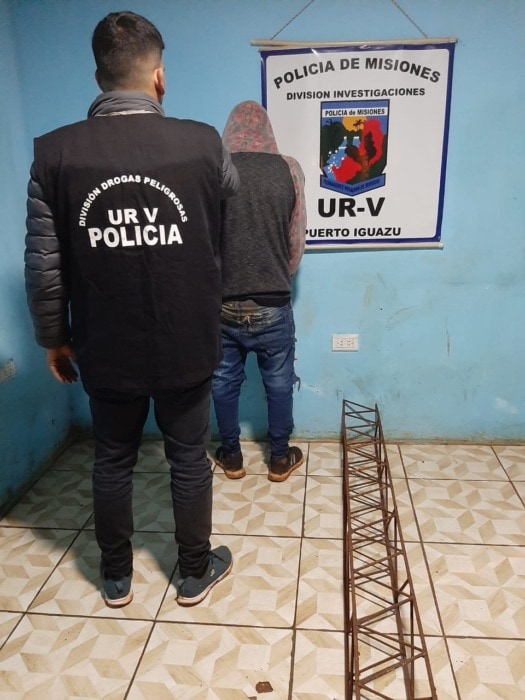 Iguazú: recuperaron una moto y una columna de hierro robadas 11 22 - WhatsApp Image 2022 06 28 at 12.32.18 PM - 21