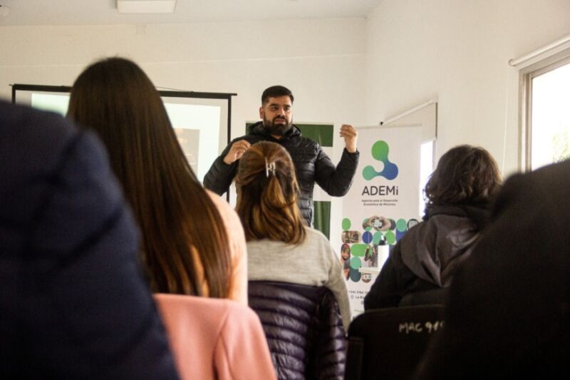 Continúan los talleres de fotografía para redes sociales de ADEMI