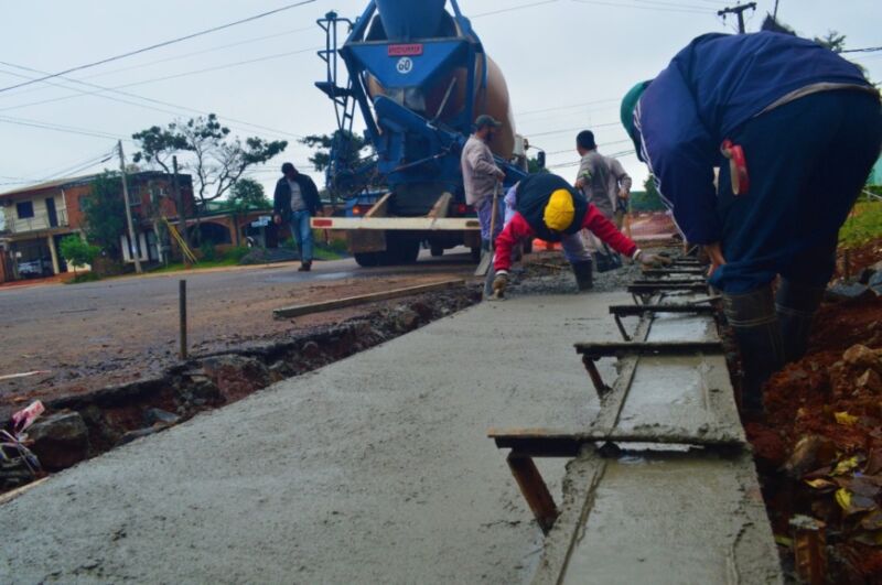 Mejoran badenes sobre la avenida Zapiola de Posadas