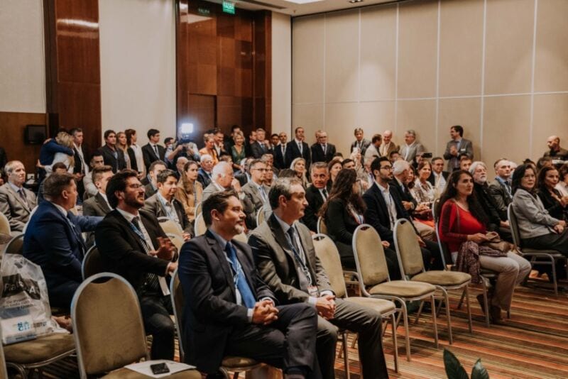 Herrera Ahuad acompañó la inauguración del IV Simposio de Cirugía Estética Iguazú 2022 10 20 - herrera en simposio 11 - 19