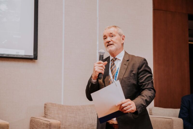 Herrera Ahuad acompañó la inauguración del IV Simposio de Cirugía Estética Iguazú 2022 8 16 - herrera en simposio 9 - 15