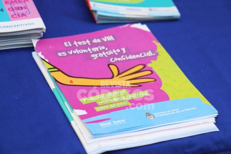 Día Nacional de la Prueba del VIH: realizaron promoción y testeos en la plaza San Martín