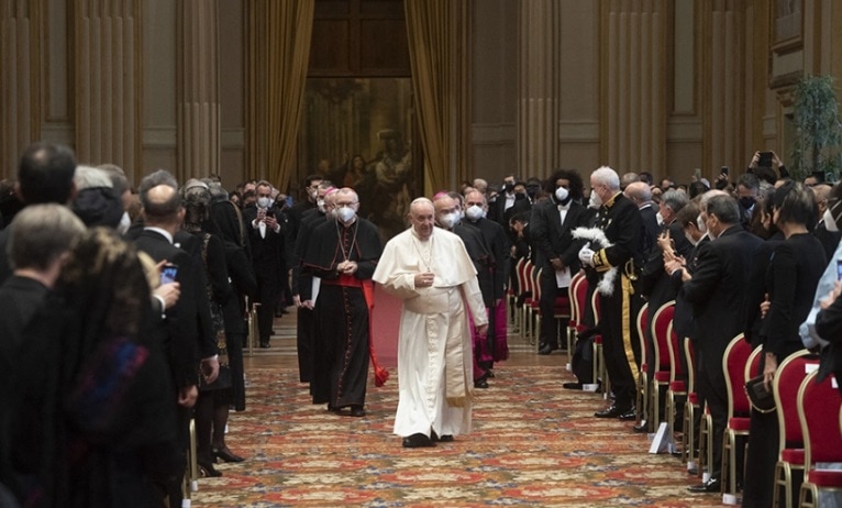 El Vaticano busca reabrir un 