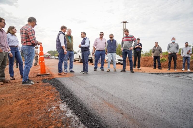 Passalacqua destacó las obras de asfalto sobre la ruta provincial 2: "Era una deuda histórica" 1 2 - passalacqua 8 - 1