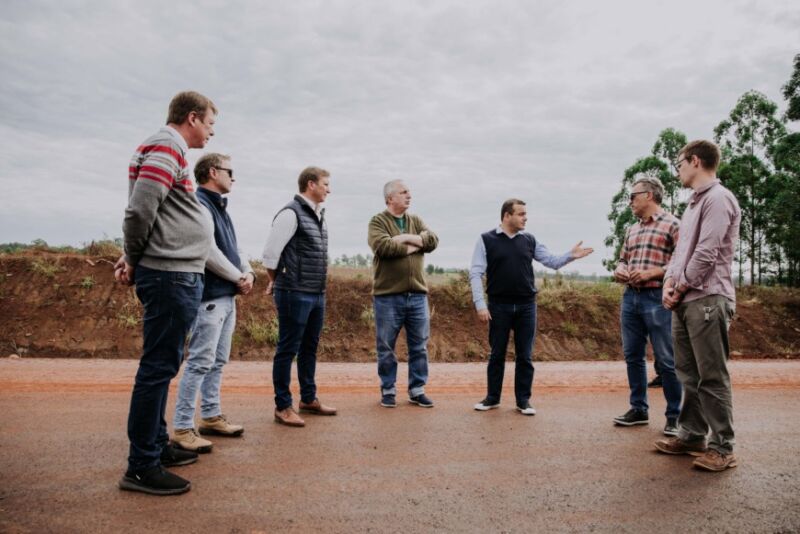 Con la presencia de Herrera Ahuad iniciaron las obras de asfalto del último tramo de la Ruta Provincial Nº2 2 4 - ruta 8 - 3