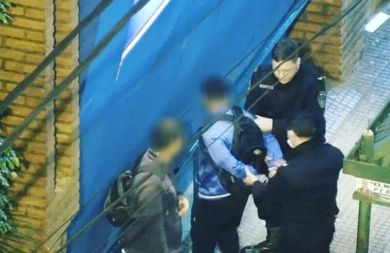 Cámaras del 911 captaron a un hombre en pleno robo en Posadas