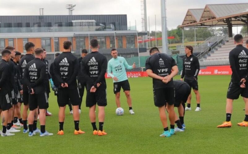 Scaloni prepara varios cambios para enfrentar a Estonia este domingo