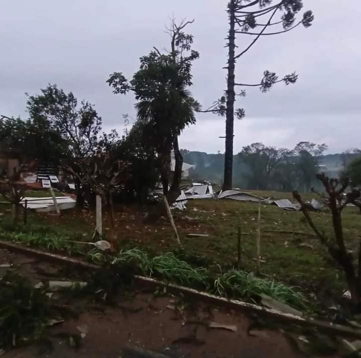 Presunto tornado azotó a localidad brasileña en frontera con Misiones