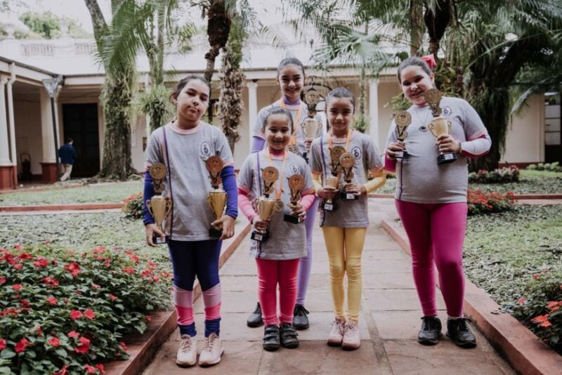 Herrera Ahuad recibió a la delegación misionera del Torneo Internacional de Yoga Deportivo 5 10 - yoga 2 - 9