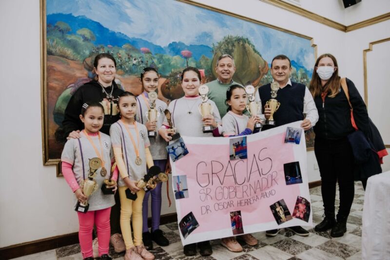 Herrera Ahuad recibió a la delegación misionera del Torneo Internacional de Yoga Deportivo 4 8 - yoga 4 - 7