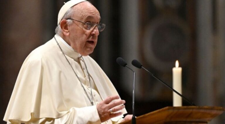 El papa Francisco se pronunció por primera vez sobre la crisis en Ecuador y reza por la paz