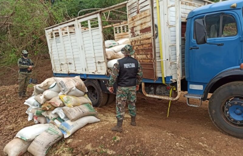 Gendarmes incautaron siete toneladas de soja