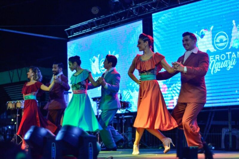 Lucas Sugo inauguró la temporada de invierno en Iguazú con un multitudinario show 2 4 - Inauguracion Temporada Invierno LucasSugo 2 - 3