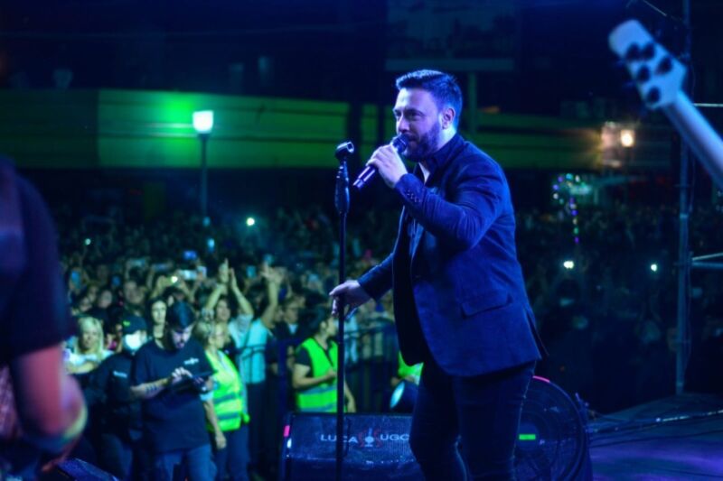Lucas Sugo inauguró la temporada de invierno en Iguazú con un multitudinario show 3 6 - Inauguracion Temporada Invierno LucasSugo 3 - 5