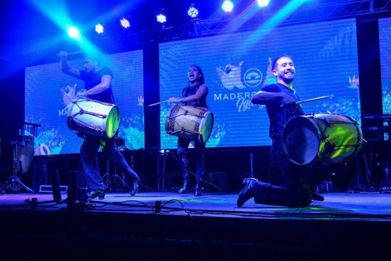 Lucas Sugo inauguró la temporada de invierno en Iguazú con un multitudinario show 5 10 - Inauguracion Temporada Invierno LucasSugo 5 - 9