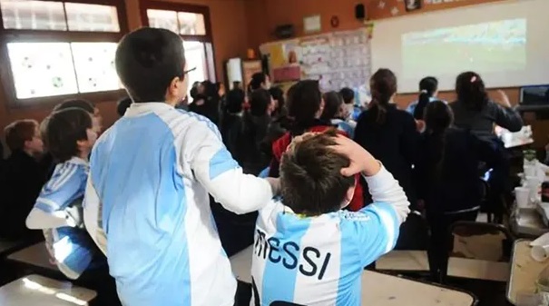 Nación defendió el derecho de ver el Mundial en clase