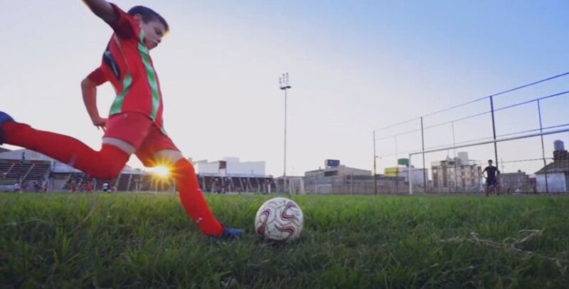 Fue diagnosticado de una grave enfermedad y hoy sueña con ser jugador profesional: la historia Emmanuel Redlich