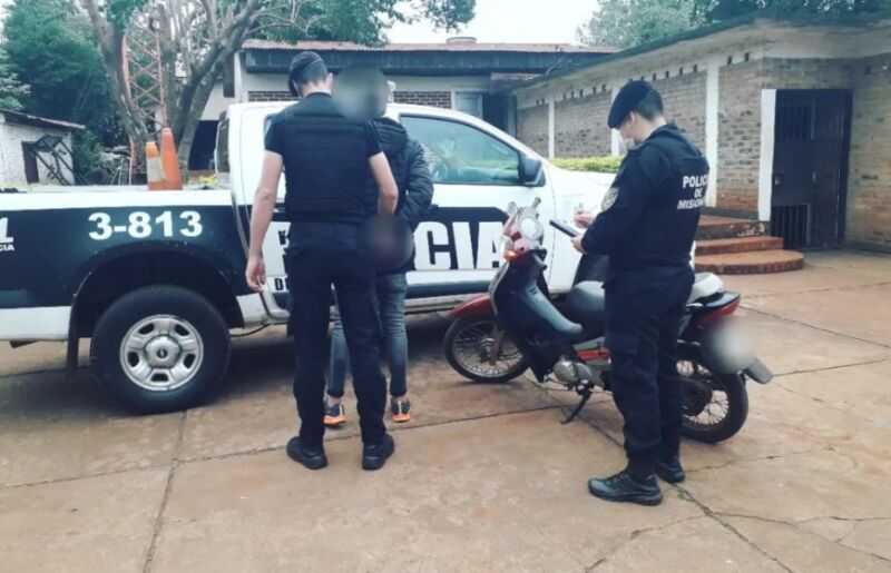 Secuestraron motocicletas robadas y detuvieron a un hombre en operativos en Campo Viera y Oberá