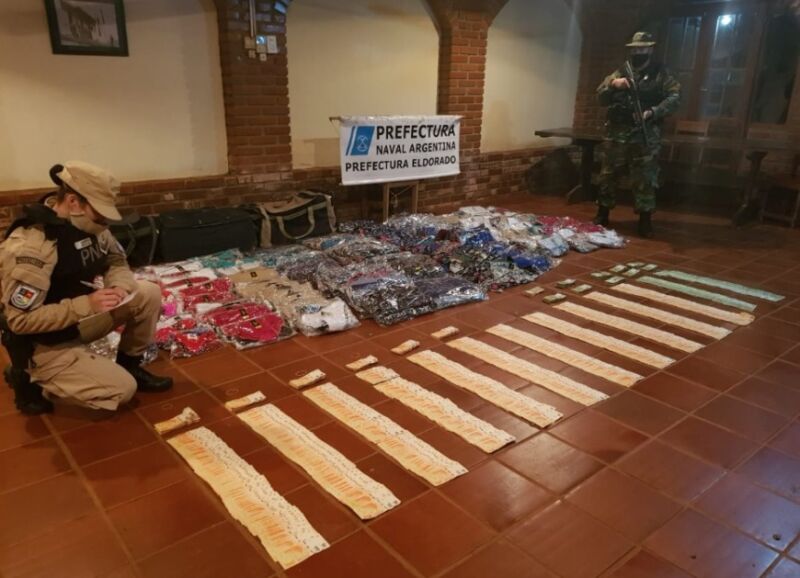Prefectos incautaron mercadería ilegal y más de 2 millones de pesos en Eldorado