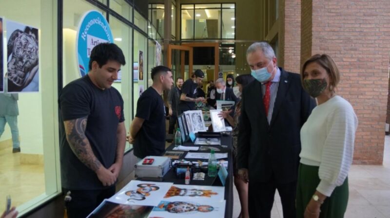 Artistas tatuadores expusieron sus trabajos en la Legislatura provincial