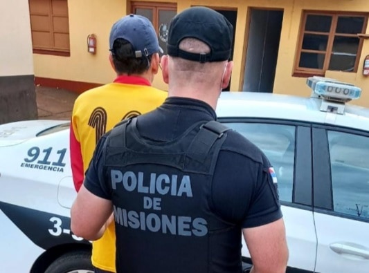 Detuvieron a dos jóvenes implicados por el robo de equipos informáticos en una escuela obereña