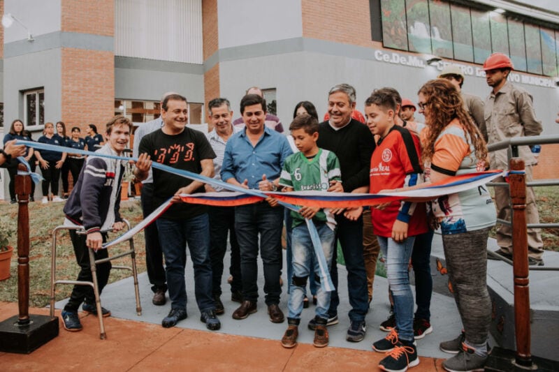 Herrera Ahuad inauguró un centro deportivo municipal en Garuhapé
