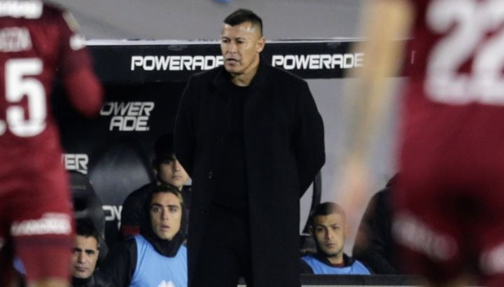 Lanús echó a Almirón tras la eliminación en la Sudamericana