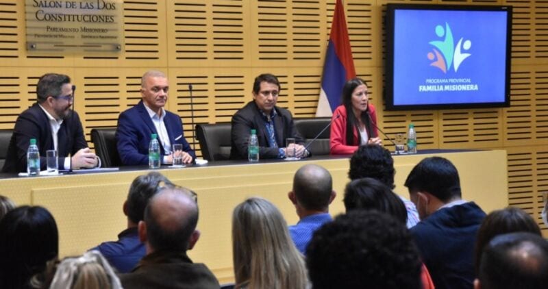 Legislatura: presentaron el programa "Familia Misionera" 7 Legislatura: presentaron el programa "Familia Misionera"