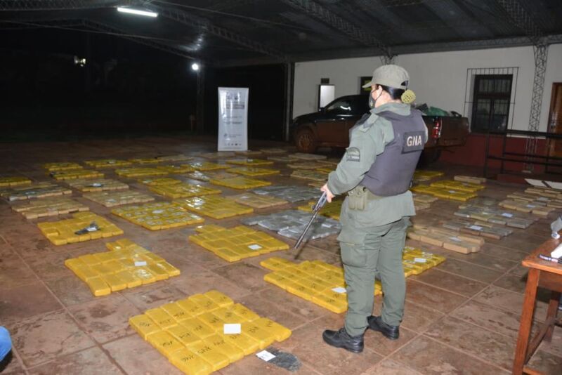 Puerto Esperanza: encontraron más de una tonelada de marihuana en una camioneta abandonada
