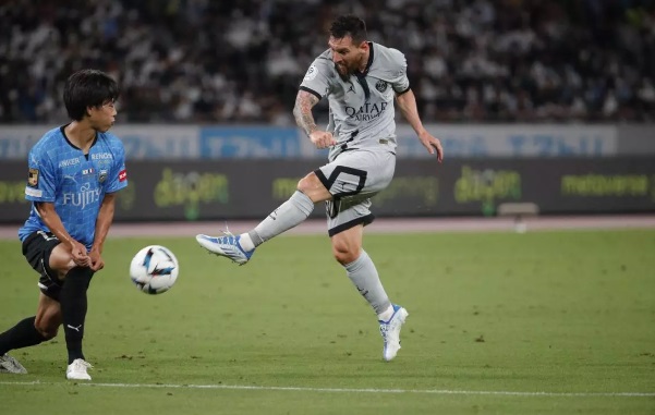 Gira en Japón: el PSG sumó otro triunfo con un bombazo de Messi