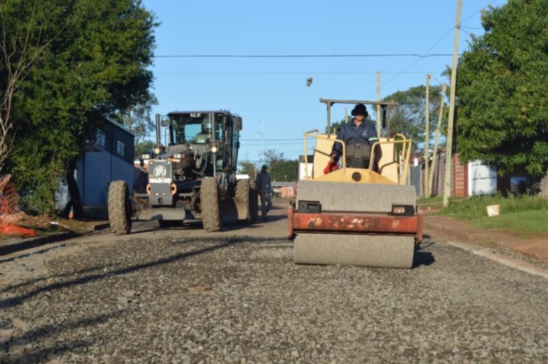 Posadas: desarrollan obras de asfalto en Itaembé Miní