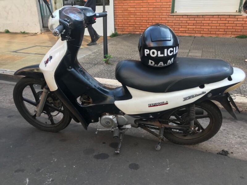 Recuperaron una moto y un parlante en Posadas y detuvieron a tres personas