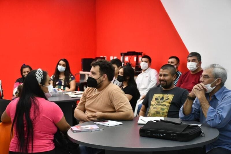 Silicon Misiones continúa transformando el paradigma educativo con talleres, cursos y capacitaciones 1 2 - silicon 2 - 1