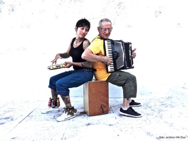 Una visita de lujo en el Galpón de la Murga: Ha dúo en Posadas