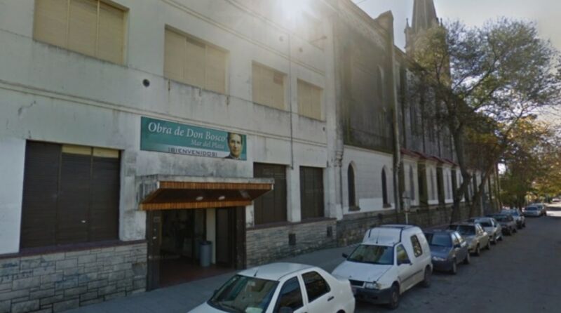 Adolescente quedó sorda por una explosión en un colegio para un reto de TikTok