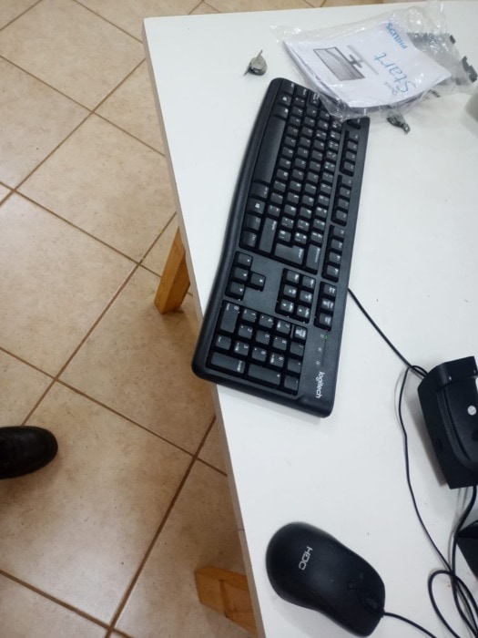 Adolescente robó una computadora