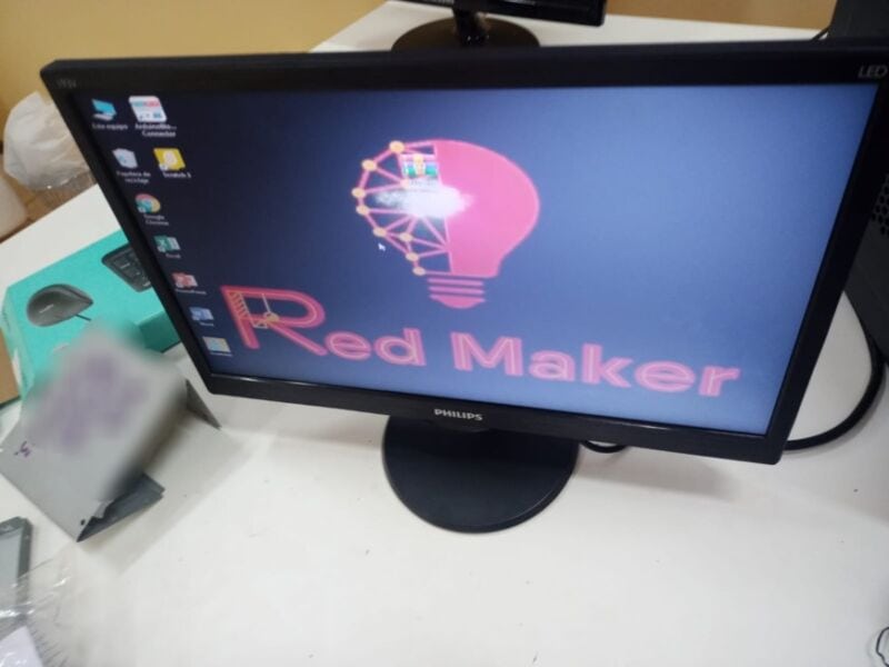 Adolescente robó una computadora