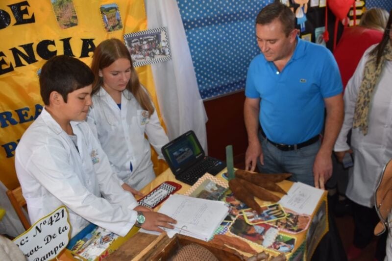Campo Grande fue sede de la Feria de Ciencias y Tecnologías del departamento Cainguás 3 6 - Campo Grande fue sede 4 - 5